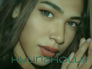 Hyunaholly