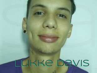Lukke_Davis
