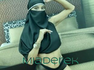 MiaDerek