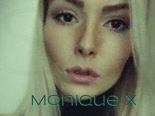 Monique_X