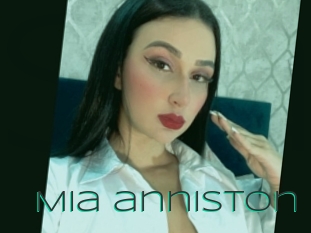 Mia_anniston