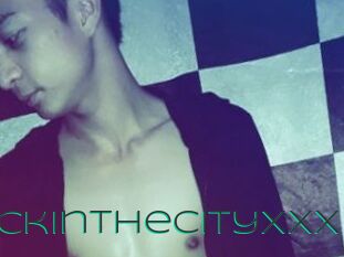XXxHugeCockIntheCityxXx